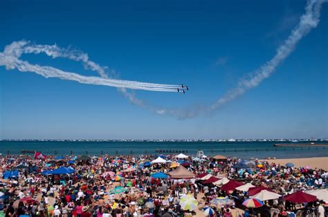 Chicago Air and Water Show 2023 kicks off over Lake Michigan